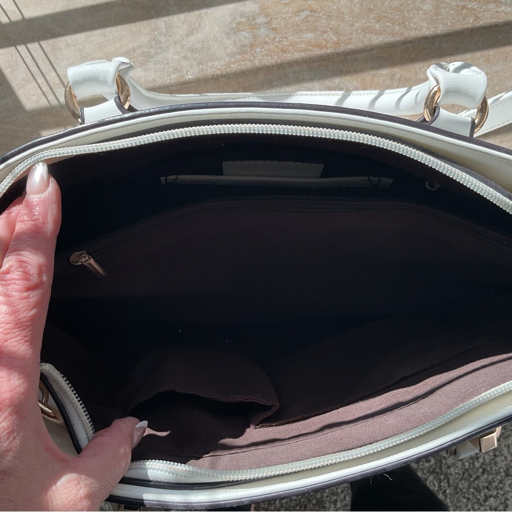 Kate Spade Cream Laser-Cut Tote RARE - Picture 2 of 5